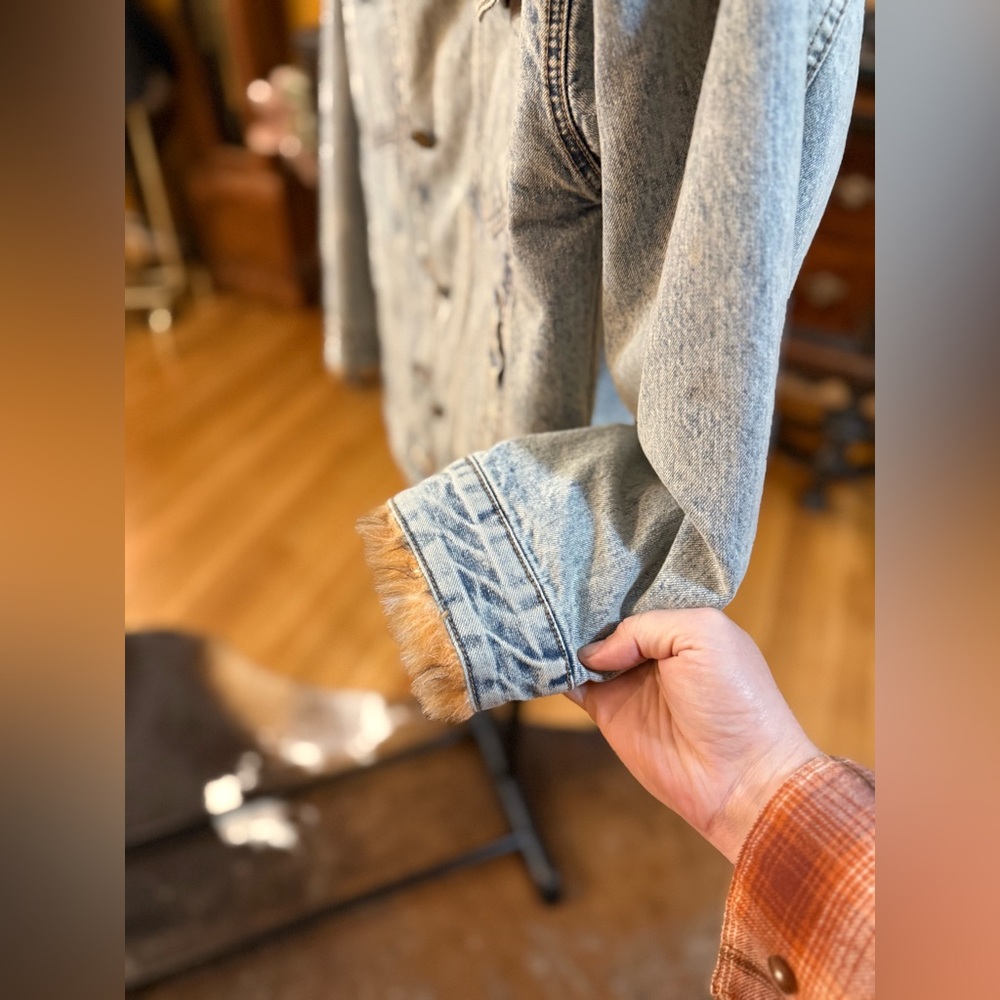 BDG Denim Jacket by Urban Outfitters - Picture 3 of 4